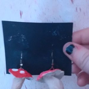 Mushroom earrings: red